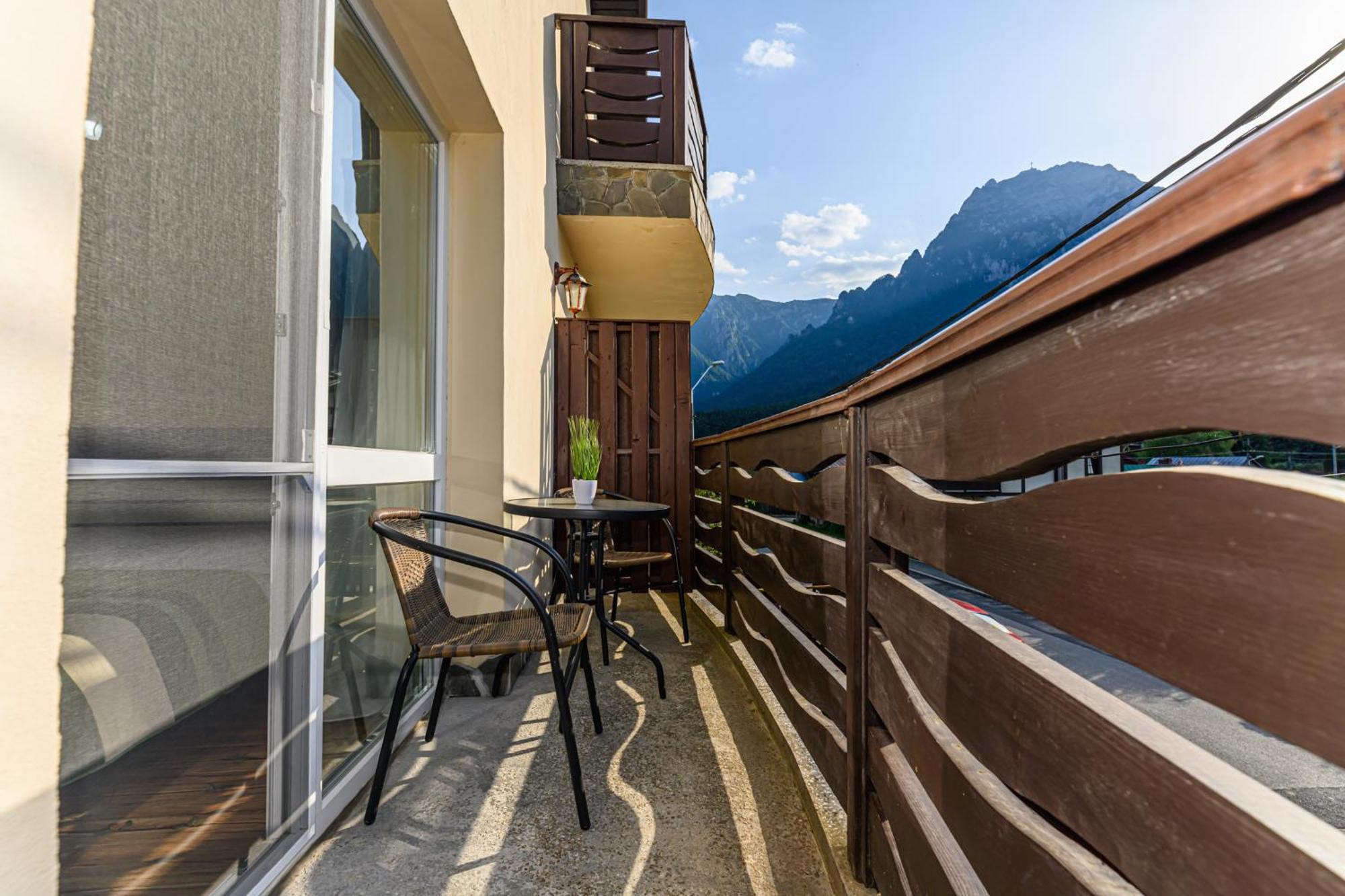 Casa Ramino Hotel Busteni Exterior photo