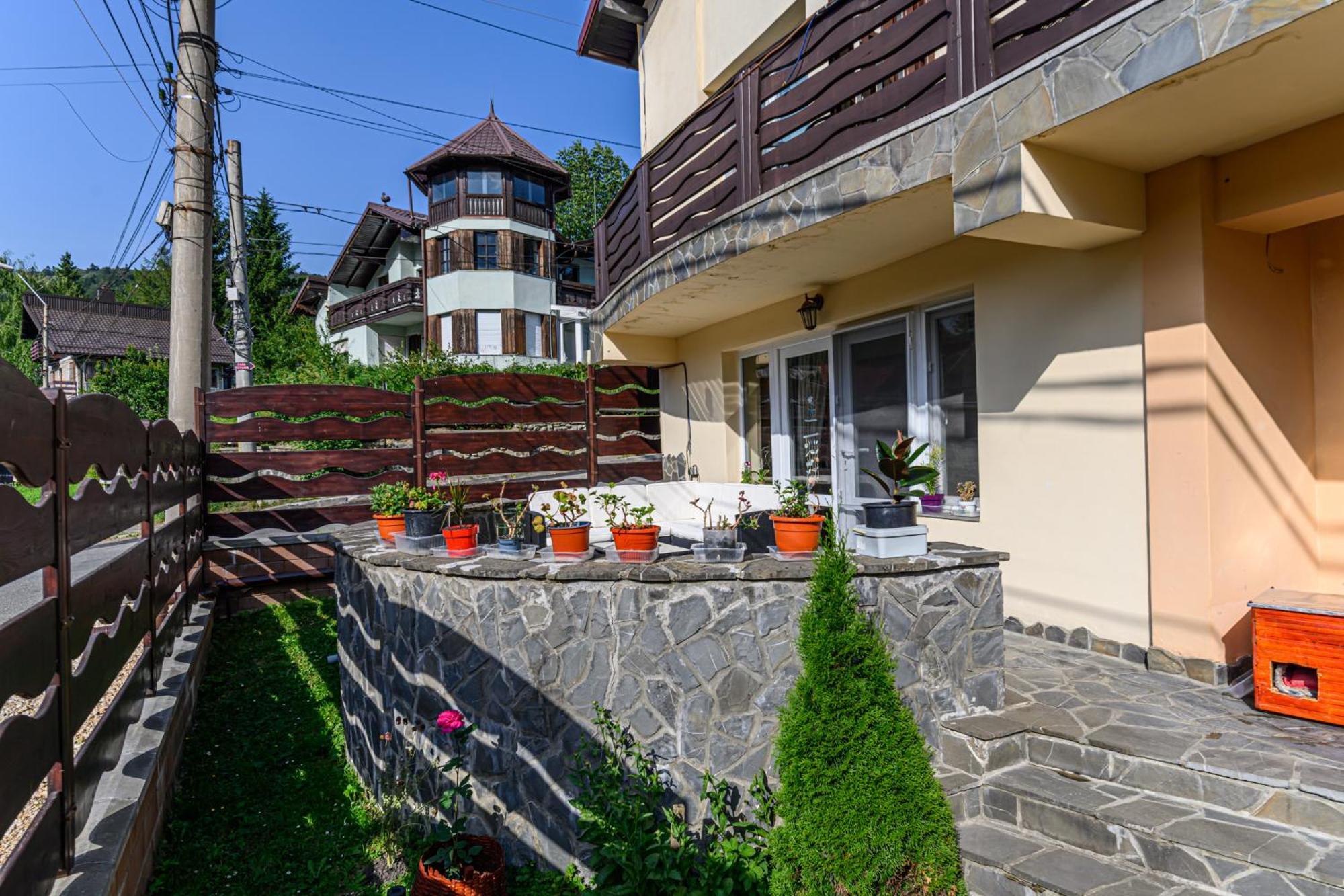 Casa Ramino Hotel Busteni Exterior photo